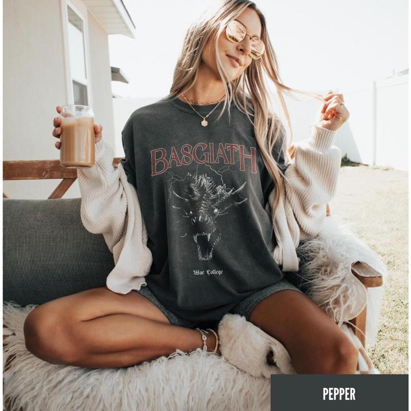 Basgiath war college shirt, Iron flame merch,, Vintage Fashion, Classic Styles for Everyone, Gildan Unisex, Premium Quality