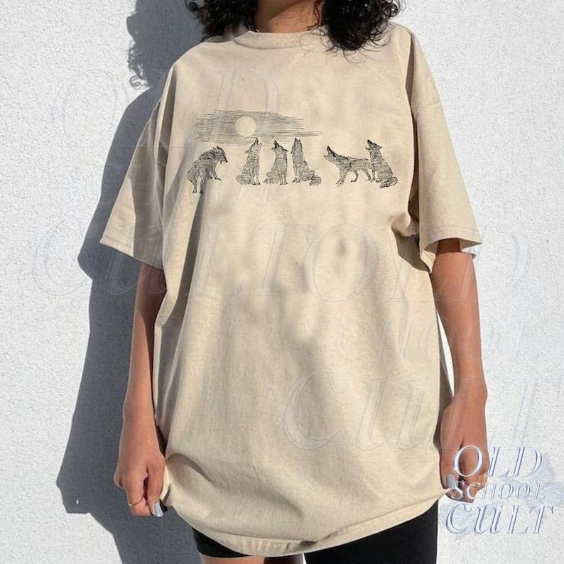 Howling Wolves Vintage Minimalistic T Shirt Hoodie Sweater, Retro Wolf Shirt, Cute Soft Distressed Cotton Shirt, Wolf Pack Tee, Wolf Lovers Gift
