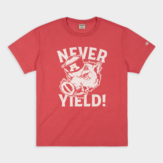 Retro Razorback Never Yield Vintage Heavyweight Tee Style001
