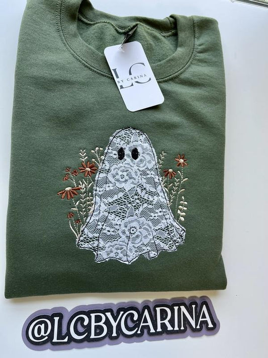 LCbyCarina Lace Ghost Applique Embroidered Sweatshirt Floral Ghost Sweatshirt Cute Halloween Sweatshirt Fall Cozy Ghost Sweater Spooky Season Crewneck