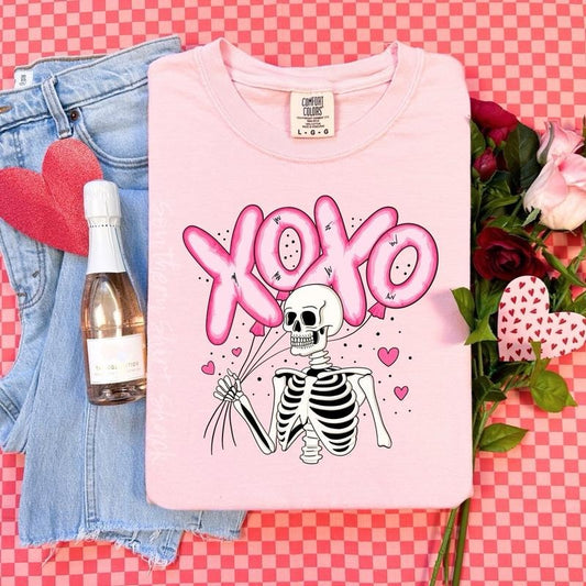 Xoxo bubble balloon skelly | blossom comfort colors t shirt